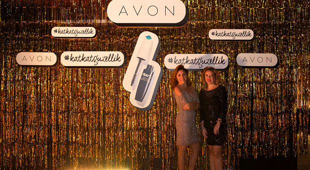 1510915568_avon_un__yeni_makyaj_artisti_melis___lkk__l______ve_avon_ticari_pazarlama_direkt__r___esen_mestan_kocat__rk.png