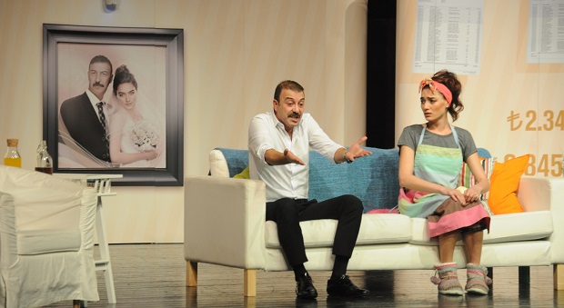 1511356338_yetersiz_bakiye_tiyatro.jpg