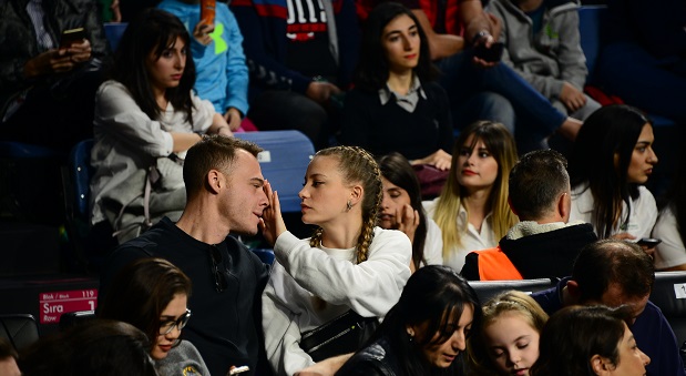1511764216_kerem_bursin__serenay_sar__kaya__7_.jpg