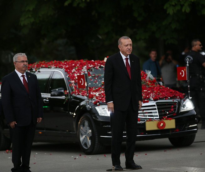 erdogan-baskanligini-ilan-etti.jpg