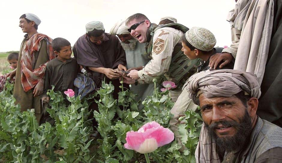 hashas-ekimi-yapan-afgan-koyluleri-min.jpg