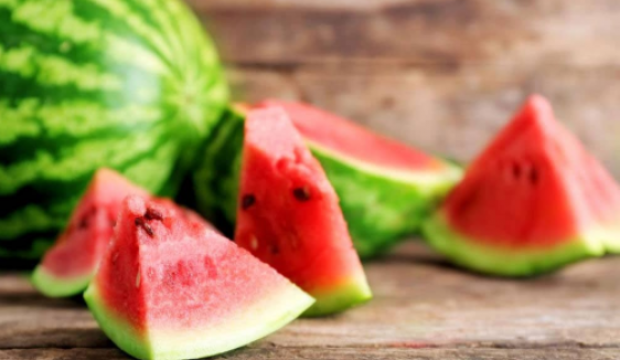 karpuzun_faydalari_nelerdir_hangi_rahatsizliklara_iyi_gelir-siyaset-cafe.png