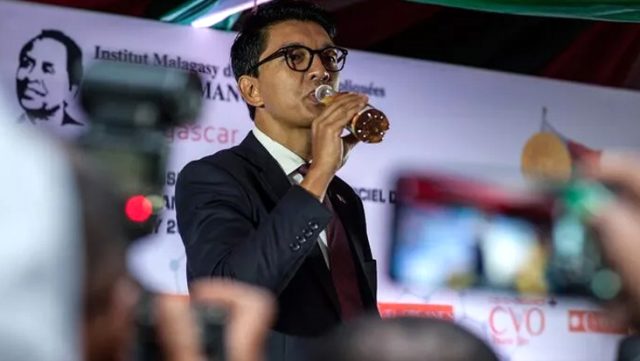 madagaskar-cumhurbaskani-koronavirus-ilacini-siyasetcafe1.jpg