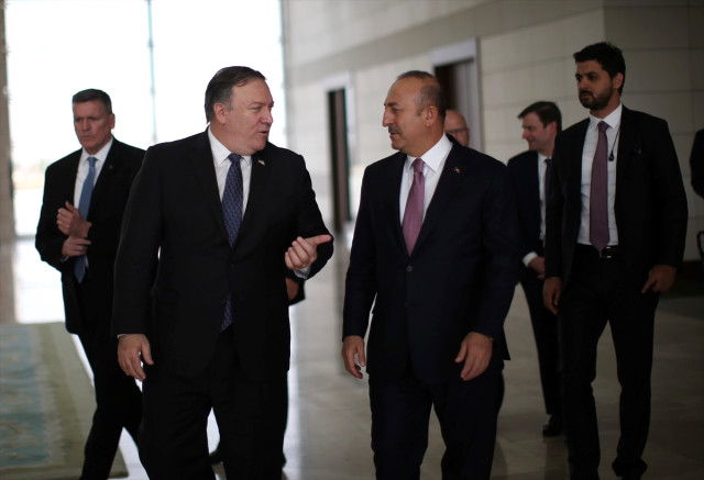 mevlut-ve-pompeo1-001.jpg