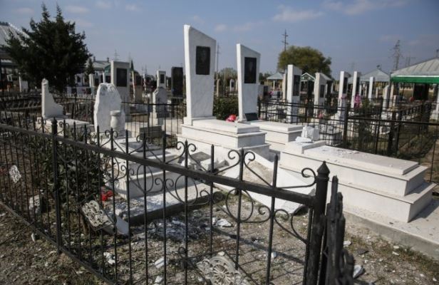 mezarlik2.JPG