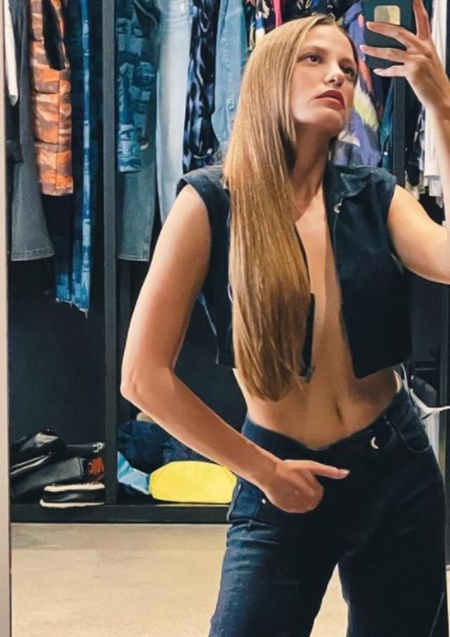 serenay-sarikaya-sutyensiz-paylasim-yapti-herkes-14598990-9917-m.jpg